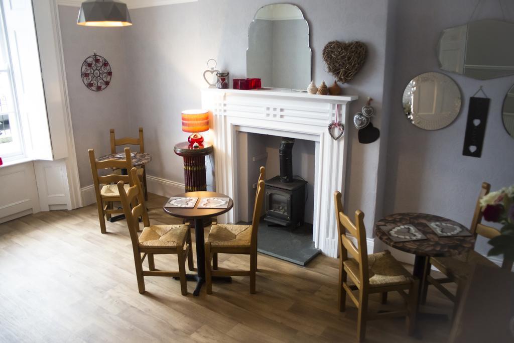 Eaton House Hotel Pembroke Luaran gambar