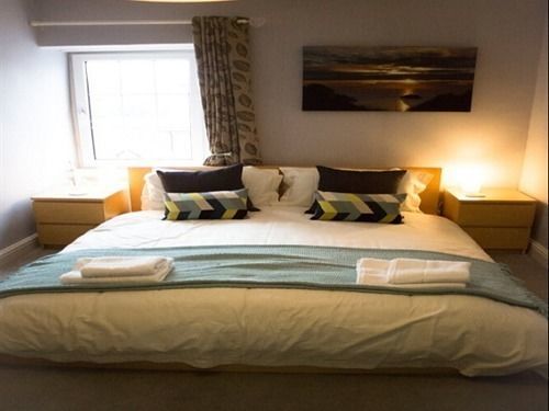 Eaton House Hotel Pembroke Luaran gambar